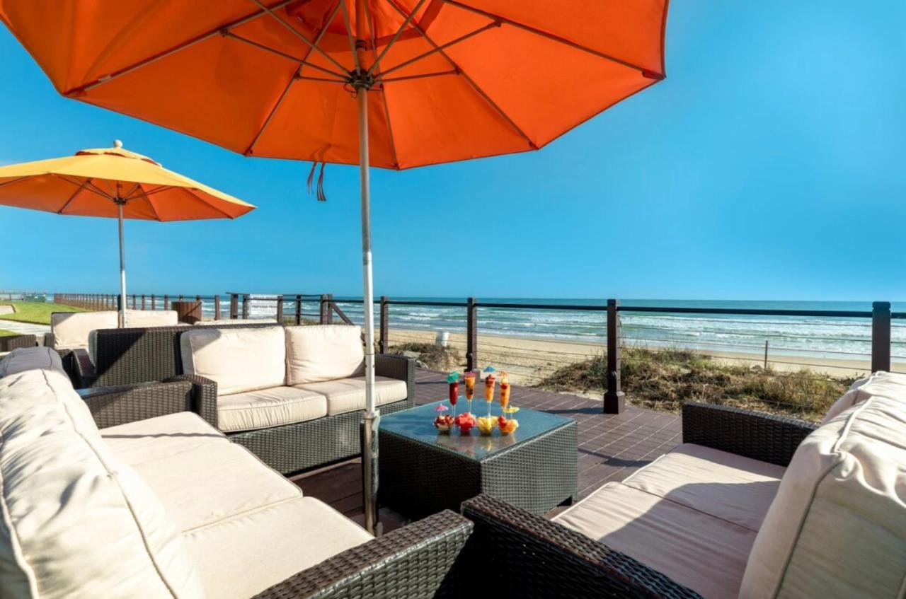 Apartment New Stunning Ocean-view Beachfront Resort, Heated Pool!